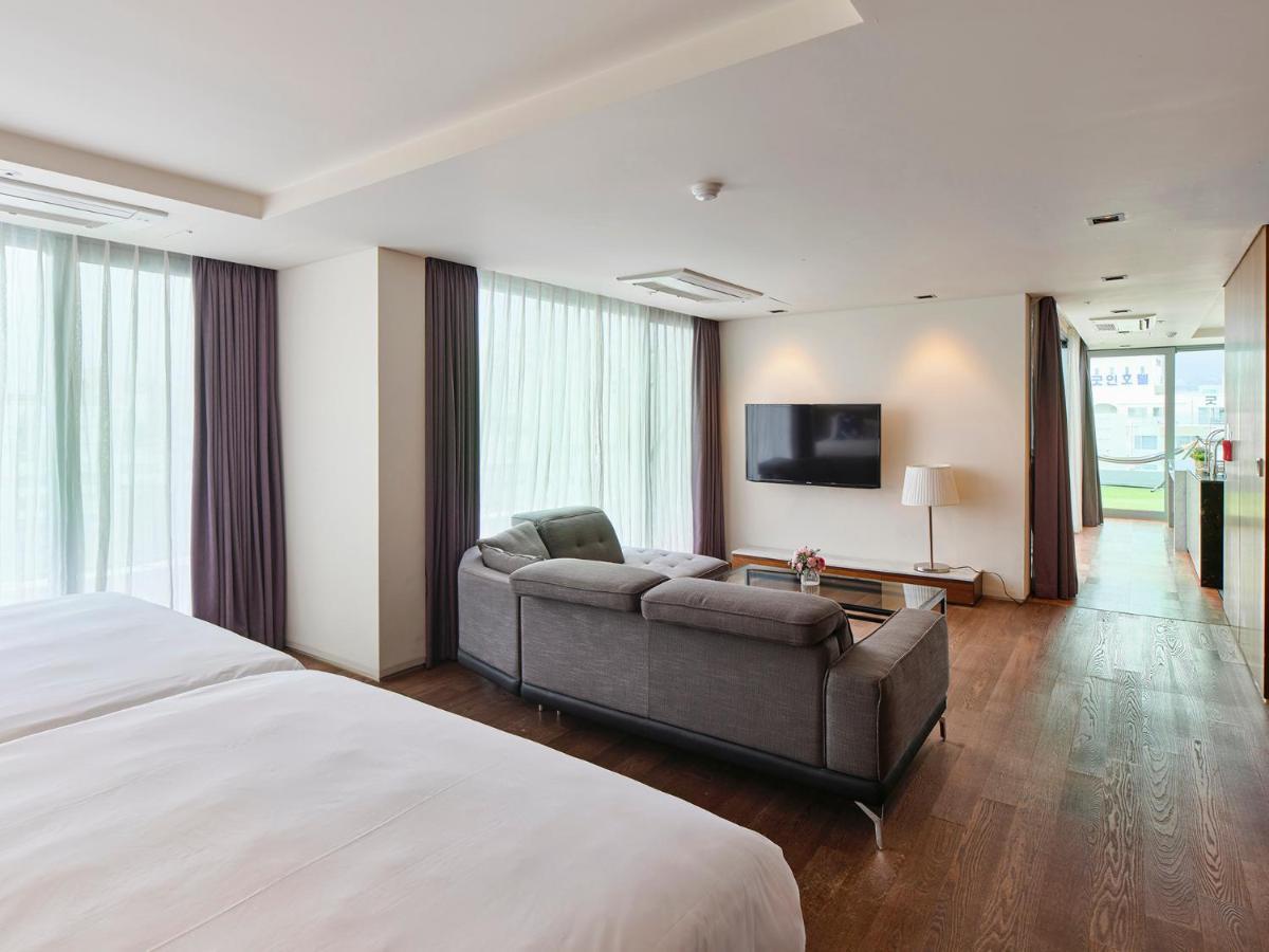 The Island Blue Hotel Согвіпо Екстер'єр фото